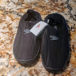 Speedo Men's Black Water Shoes. Size 9 NWT